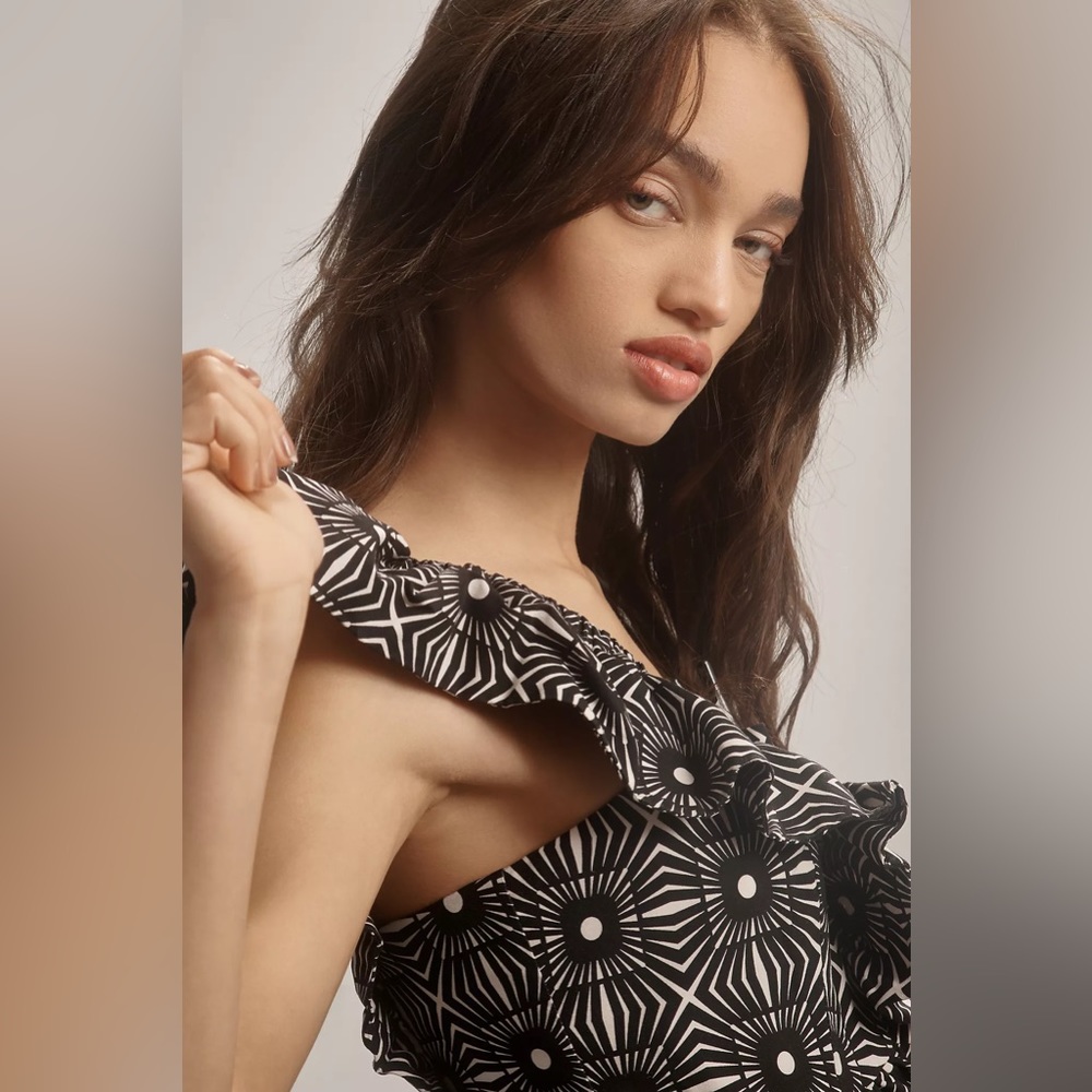 By Anthropologie One-Shoulder Ruffle Tank - Picture 5 of 8